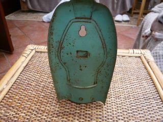 VINTAGE OLD 1930,  S SMALL WALL MOUNT GREEN ENAMEL FINISHED OIL LAMP TO RESTORE 4