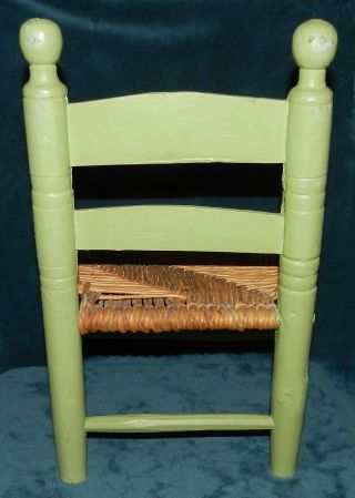 CUTE GREEN VINTAGE/ANTIQUE WOOD CHILD ' S CHAIR WITH WOVEN SEAT FOR DOLLS/BEARS 5