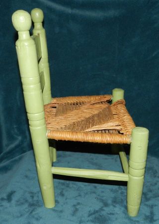 CUTE GREEN VINTAGE/ANTIQUE WOOD CHILD ' S CHAIR WITH WOVEN SEAT FOR DOLLS/BEARS 6