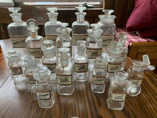 30 Antique Chemist Pharmacist Apothecary Bottles W.  T.  & Co 2