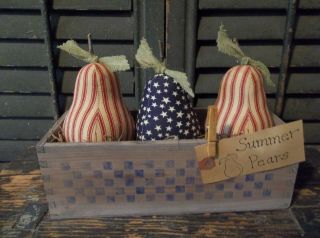 Trio Of Primitive Handmade Americana Pears In Painted Wood Box