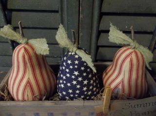 Trio of Primitive Handmade Americana Pears in Painted Wood Box 2