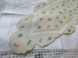 Vintage Hand Embroidered Net Lace Table Runner & Centre Piece - PRETTY FLORAL ' S 3