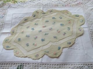 Vintage Hand Embroidered Net Lace Table Runner & Centre Piece - PRETTY FLORAL ' S 5