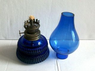 VINTAGE DECORATIVE MINI BLUE GLASS OIL LAMP MADE IN HONG KONG - RARE 3