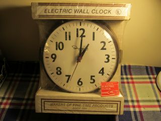 1960s Ingraham Kitchen Electric Wall Clock Made In U.  S.  A.  8 " Diameter Mib