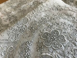 Vintage set of 4 ' silk ' embroidered napkins / handkerchiefs 3