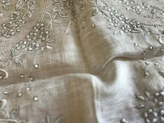 Vintage set of 4 ' silk ' embroidered napkins / handkerchiefs 6