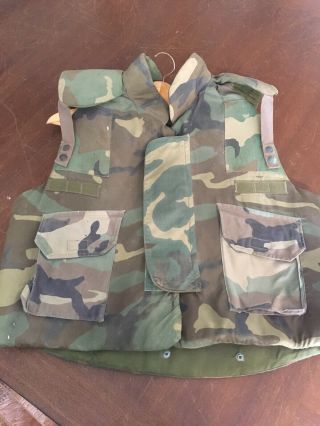 U.  S.  Military Flack Jacket Fragmentation Vest Woodland Camo Gi Issue Large