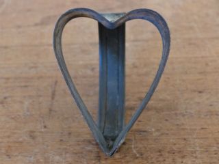 Antique Vintage Pa Dark Tin Heart Valentine Cookie Cutter Folk Art Rolled Rim 3