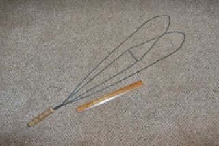 Old Rug Beater Primitive Antique Country Kitchen Carpet Cleaning Tool
