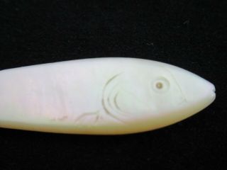 ANTIQUE 19TH CENTURY CHINESE MOTHER OF PEARL FISH GAMING COUNTER TOKEN CARVED 2