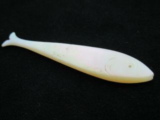 ANTIQUE 19TH CENTURY CHINESE MOTHER OF PEARL FISH GAMING COUNTER TOKEN CARVED 3