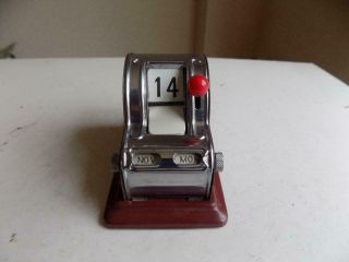 Art Deco Rare Jackpot Machine Lookalike Chrome & Enamelled Metal Desk Calendar