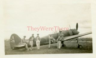 Wwii Photo - Captured Japanese Nakajima Ki - 43 Fighter Plane & Usn Navy Sailors