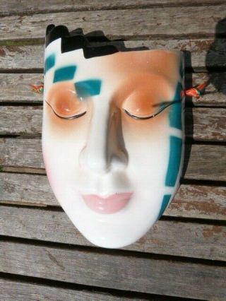 Lovely Vintage Art Deco Style Ceramic Wall Pocket Mask.  (b)