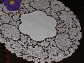 MATCHING PAIR EXQUISITE ANTIQUE CHEMICAL LACE DOILYS 8 - 1/4 