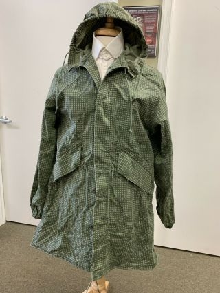 U.  S.  Army Parka,  Night,  Camouflage - Desert Storm.  1981 Dated,  Sz.  Medium