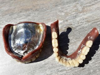Vintage Authentic Dentures False Fake Teeth 2 Gold Fillings silver lining? 9