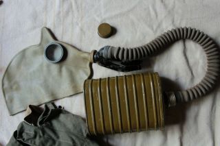 Rare pre WWII (Mod.  1931) Soviet Russian Red Army gas mask set.  Bag,  mask,  filter. 2
