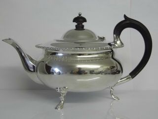 A Antique Georgian Style Solid Sterling Silver Teapot - Sheffield 1910