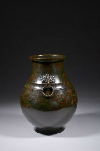 Large antique Chinese bronze vase,  Ming or Qing dynasty. 3