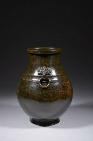 Large antique Chinese bronze vase,  Ming or Qing dynasty. 5