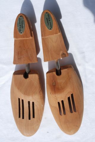 Vintage Pair Johnston And Murphy Cedar Wood Shoe Lasts Medium
