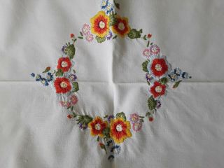 Vintage hand embroidered cotton tablecloth floral flowers crochet tatting edging 3