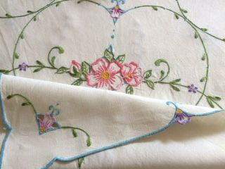 VINTAGE LINEN HAND EMBROIDERED TABLECLOTH CUT WORK FLORAL 5