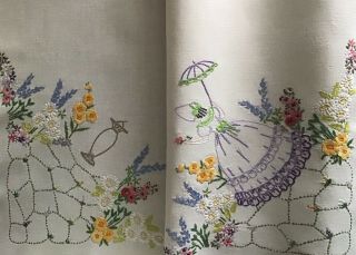 GORGEOUS VINTAGE IRISH LINEN HAND EMBROIDERED TABLECLOTH CRINOLINE LADY/GARDEN 7