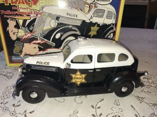 1990 ' s DICK TRACY POLICE SQUAD CAR & DICK TRACEY FIGURE 4