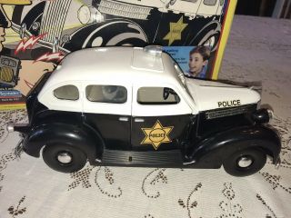 1990 ' s DICK TRACY POLICE SQUAD CAR & DICK TRACEY FIGURE 7