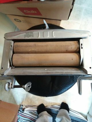 Vintage Hand Crank Clothes Wringer Portable Laundry Wood & Cast Aluminum Guc