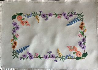 GORGEOUS VINTAGE IRISH LINEN HAND EMBROIDERED TRAY CLOTH & TEA COSY COVER FLORAL 3