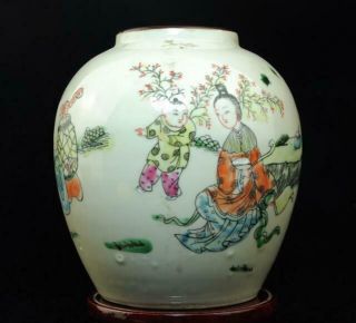 Chinese Old Famille Rose Porcelain Jar Hand Painted Figure B02