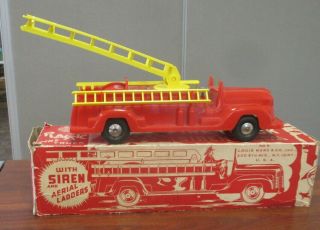 Vintage Marx Plastic Mechanical Fire Truck W/siren & Aerial Ladders In Orig Box