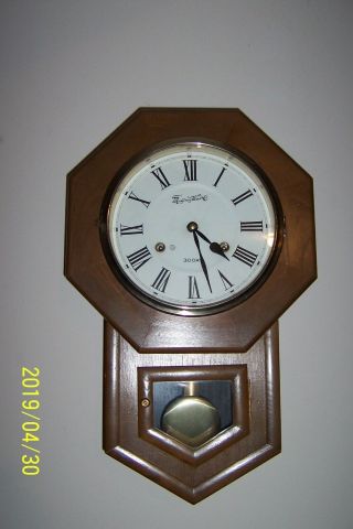 Montgomery Ward 30 Day Wall Clock With Pendulum And Key