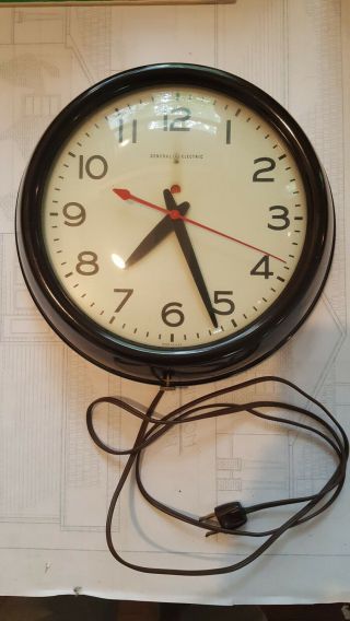 Vintage General Electric Industrial School Wall Clock Model 2908 Bakelite