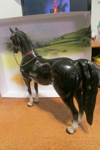 Hartland Glossy Black Champ Horse w Red Bridle Chain Reins & Breastplate 801 4