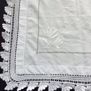 Vintage Fine Linen? White Work Embroidered Fan Edge Crochet Lace Edge Tablecloth