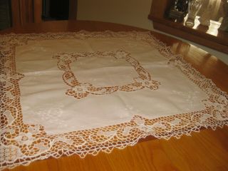 Gorgeous Vintage Hand Made Italian Needle Lace Embroidery Tablecloth 32 " X32 "