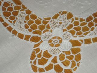 GORGEOUS VINTAGE HAND MADE ITALIAN NEEDLE LACE EMBROIDERY TABLECLOTH 32 