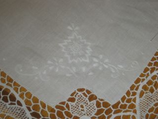 GORGEOUS VINTAGE HAND MADE ITALIAN NEEDLE LACE EMBROIDERY TABLECLOTH 32 