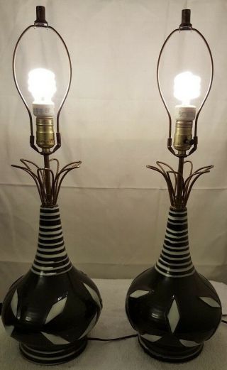 vintage modern Black glass and white hand painted lamp with brass base 3