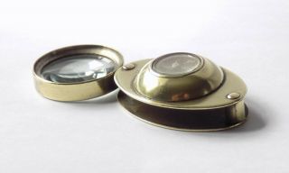 ANTIQUE MINIATURE BRASS COMBINED COMPASS & LOUPE,  MAGNIFYING GLASS.  OPTICAL.  FOB 8