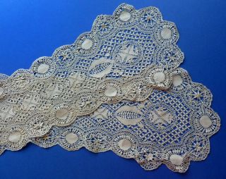 A Victorian Maltese Lace Scarf - Probably Linen
