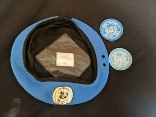 Un United Nations Peacekeeping Beret Hat,  Badge Size 62 Plus 2 Un Patches