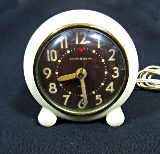 Vintage 4.  5” General Electric GE Bakelite Art Deco Alarm Clock Model 7H160 4