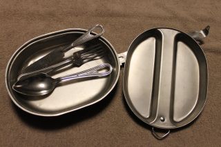 U.  S.  Army Last Pattern Metal Two Piece Mess Kit,  1982 D. ,  Complete